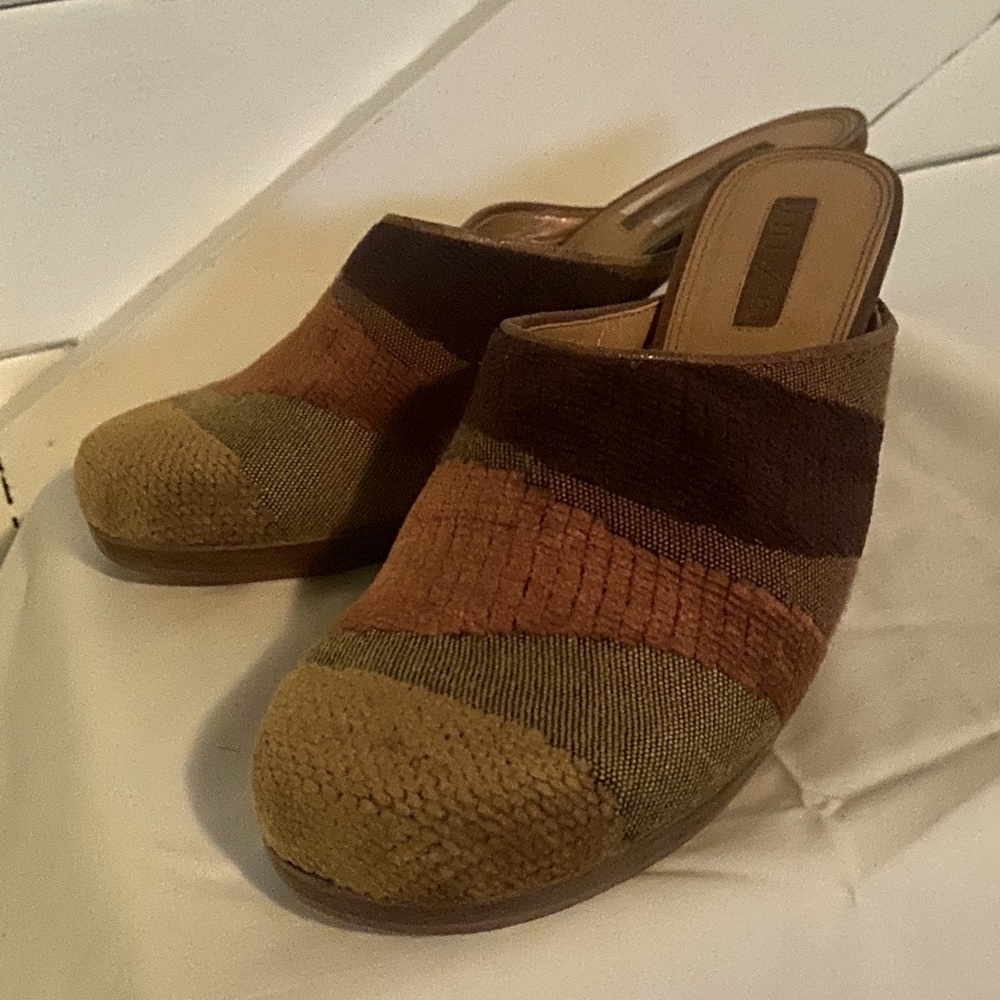 Vintage clogs